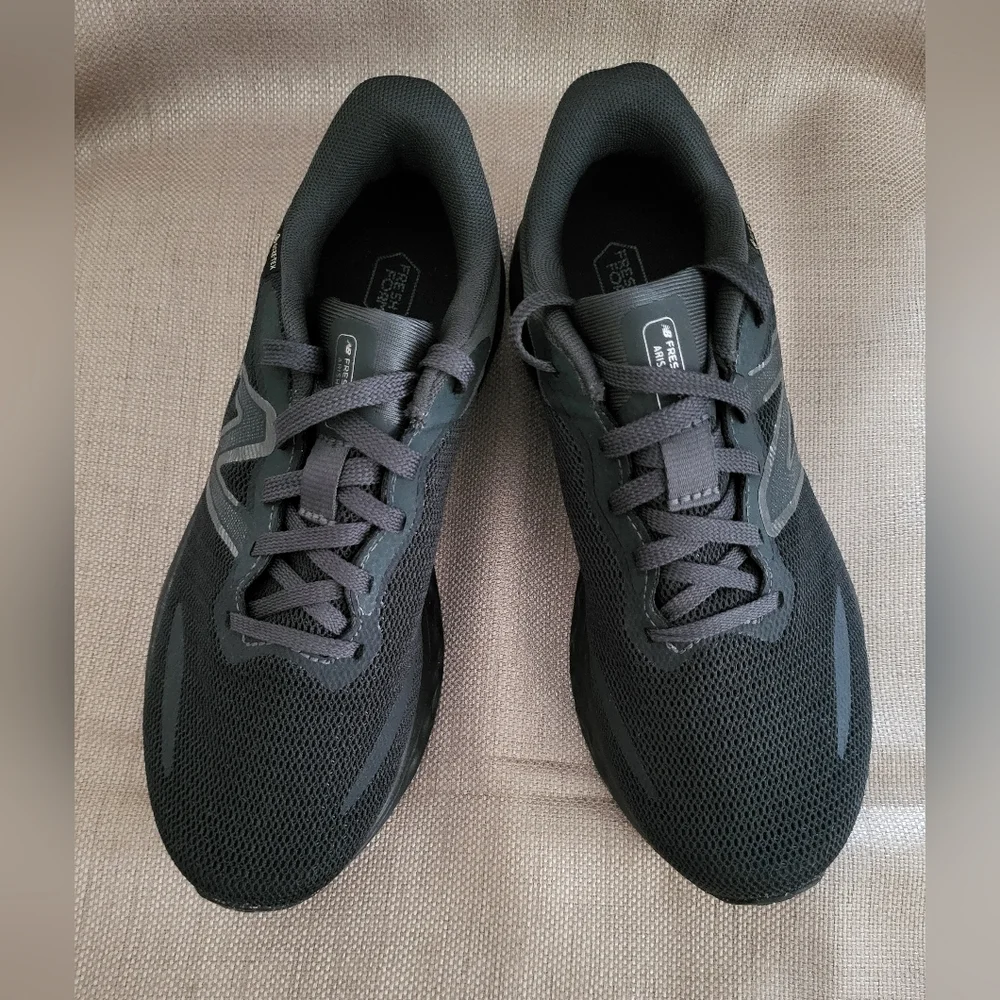 Womem's New Balance Fresh Foam Arishi v4 GORE-TEX Shoes - Picture 4 of 15